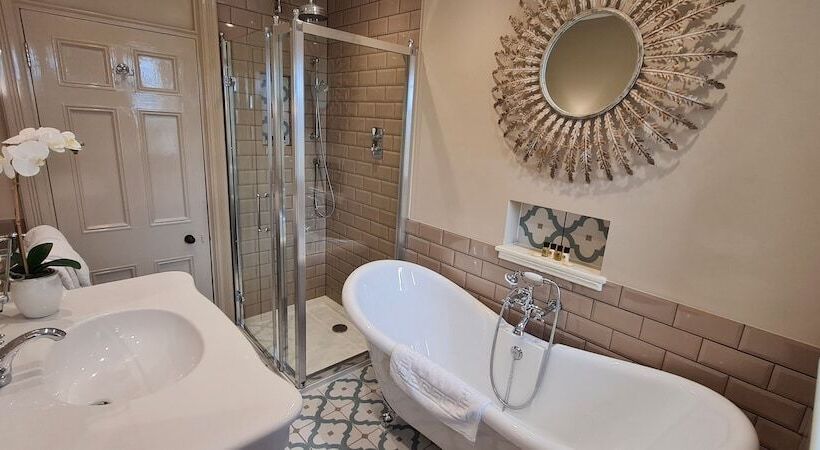 オーシャンビュースタンダードルーム, Camelot Castle