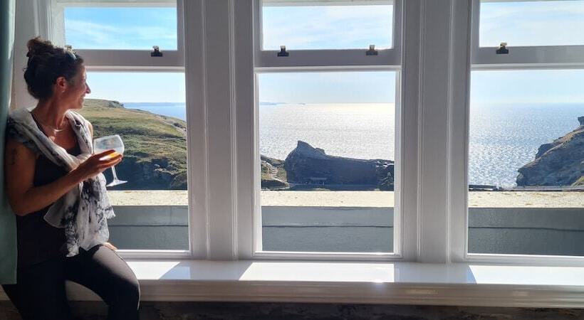 オーシャンビュースタンダードルーム, Camelot Castle