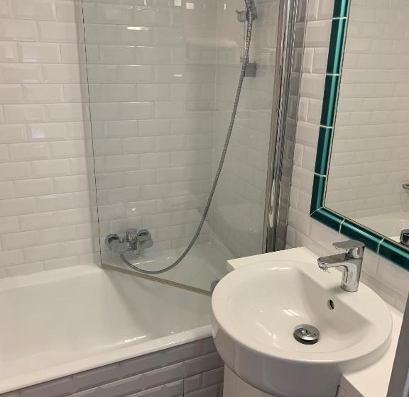 اتاق اجرایی, Eiffel Xv