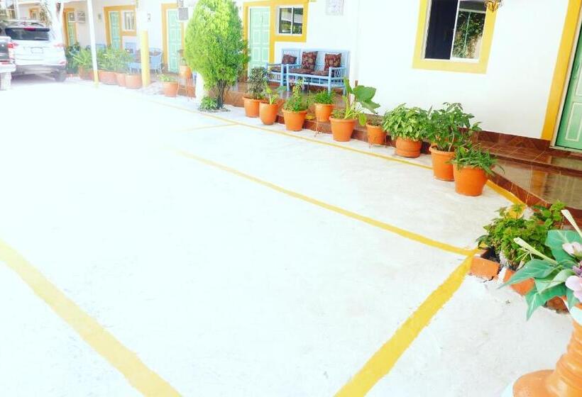 اتاق استاندارد چهار تخته, Ivania´s