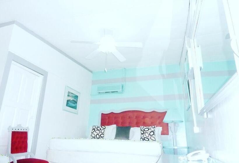 اتاق استاندارد یک نفره, Ivania´s