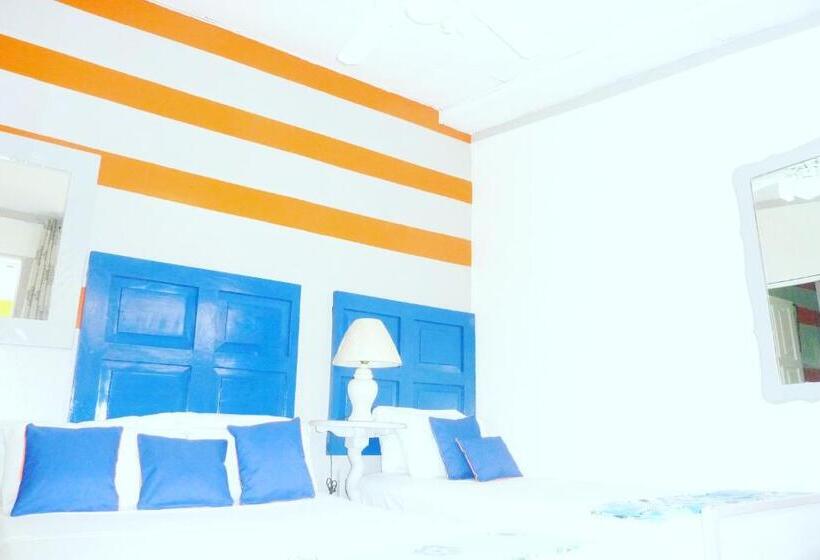 اتاق استاندارد چهار تخته, Ivania´s