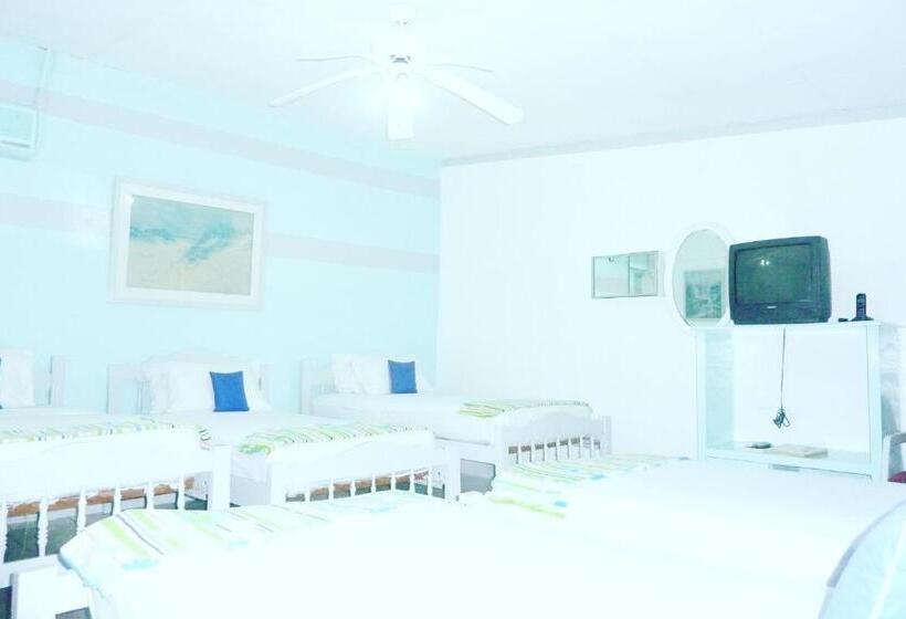 اتاق استاندارد چهار تخته, Ivania´s