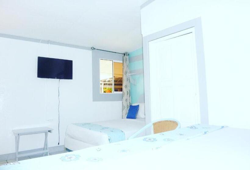 اتاق استاندارد سه نفره, Ivania´s