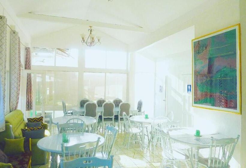 اتاق استاندارد یک نفره, Ivania´s