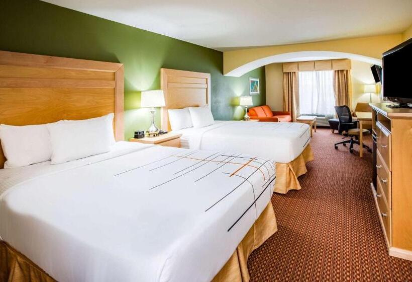 豪华套房, La Quinta By Wyndham Rochester Mayo Clinic Area South