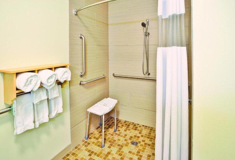 适合残疾人士使用的带超级大床的标准间, La Quinta By Wyndham Rochester Mayo Clinic Area South