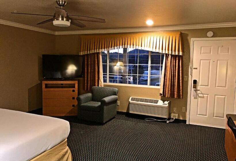 جناح جونيور, Lake Point Lodge