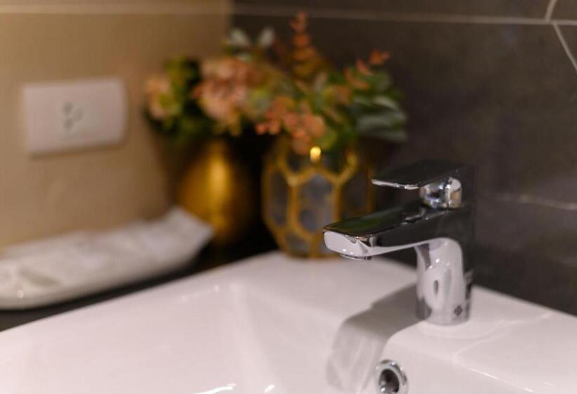 اتاق استاندارد, The Mulberry Bangkok Khaosan Road