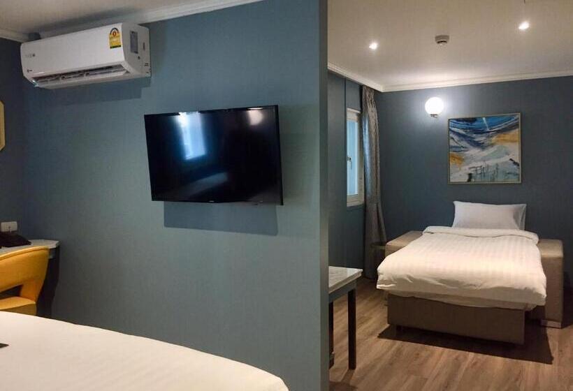 اتاق لوکس سه تخته, The Mulberry Bangkok Khaosan Road