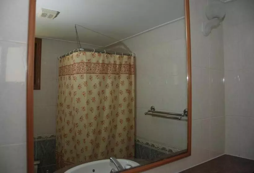 استودیو استاندارد با چشم‌انداز باغ, Kotzias Beach Apartments