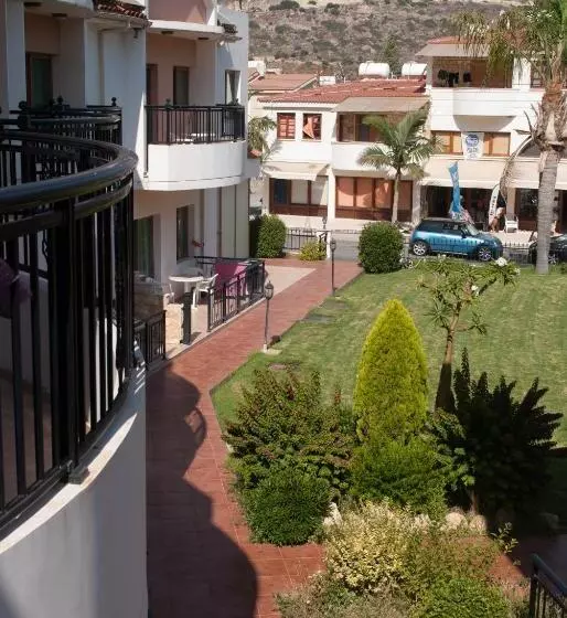 استودیو استاندارد با چشم‌انداز باغ, Kotzias Beach Apartments