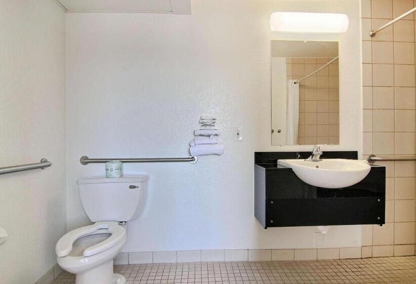 غرفة قياسية لذوى الاحتياجات الخاصة, Motel 6 Farmington, Nm