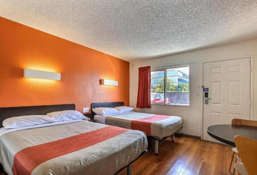 장애인을 위한 스탠다드 룸, Motel 6pleasanton, Ca