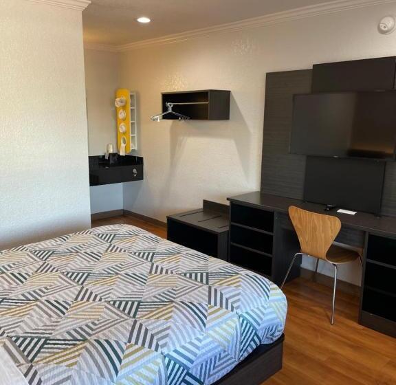 适合残疾人使用的标准间, Motel 6 Sacramento, Ca Downtown