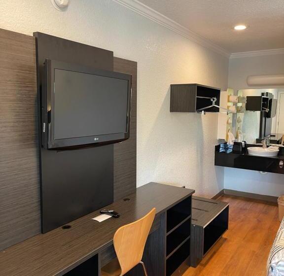 디럭스 4인 룸, Motel 6 Sacramento, Ca   Downtown