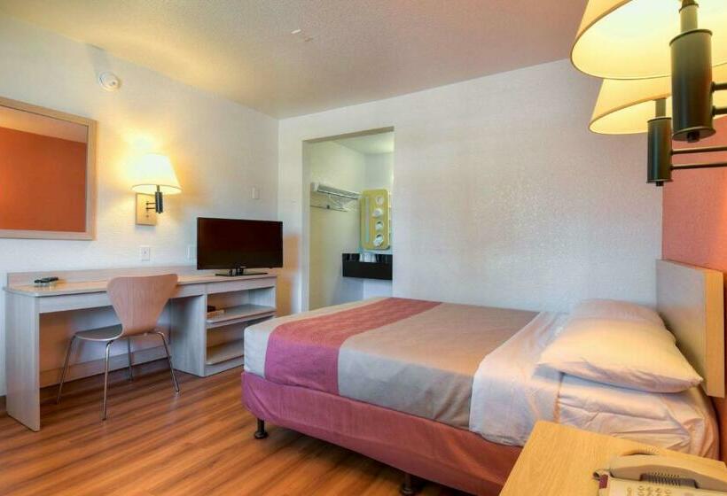 Номер Стандарт Адаптированный для Инвалидов, Motel 6san Dimas, Ca  Los Angeles