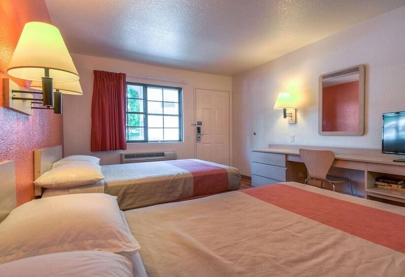 Номер Deluxe, Motel 6san Dimas, Ca  Los Angeles