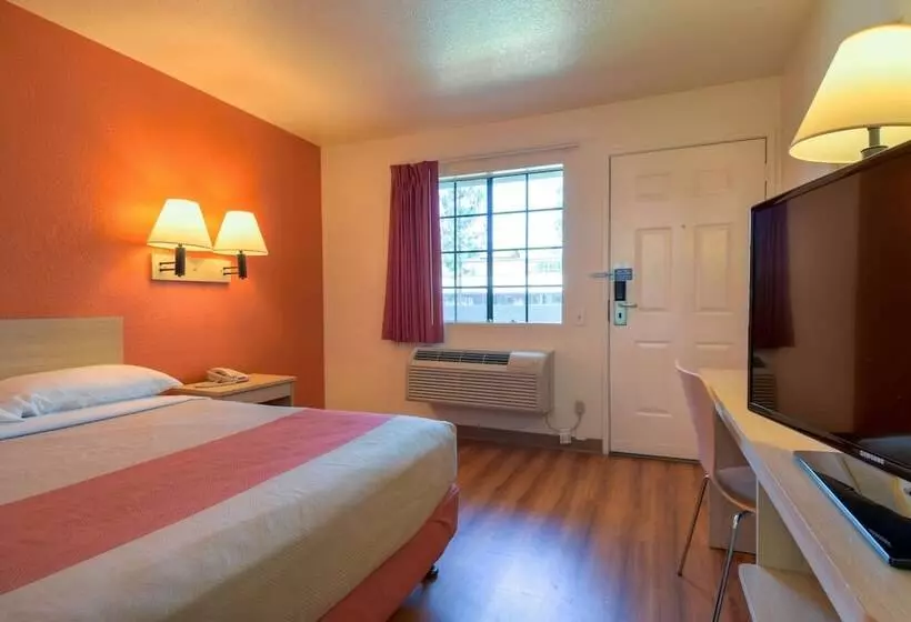 デラックスルーム, Motel 6san Dimas, Ca  Los Angeles