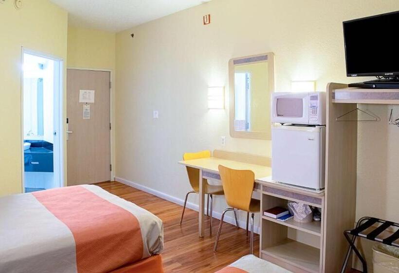 غرفة قياسية رباعية, Motel 6 Seymour, In   North