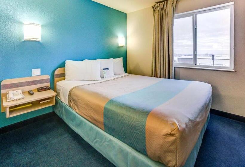 Standard-invahuone, Days Inn By Wyndham Stony Plain