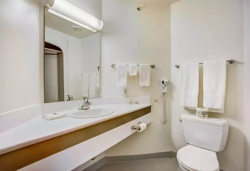 スイート, Days Inn By Wyndham Stony Plain