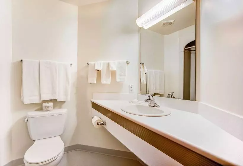 スイート, Days Inn By Wyndham Stony Plain