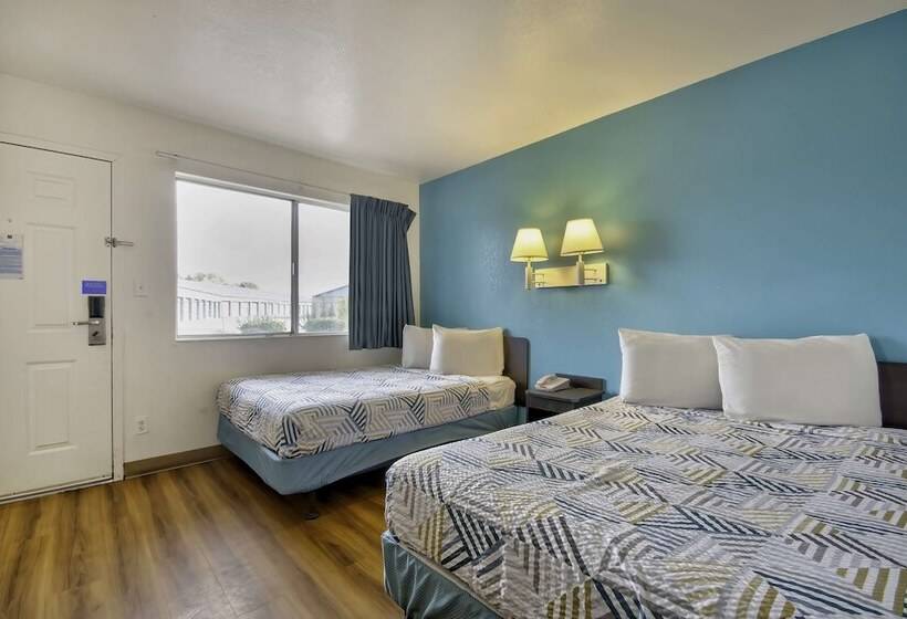 غرفه قياسيه سريرين مزدوجين, Motel 6 Farmington, Nm