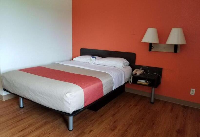 适合残疾人使用的标准间, Motel 6normal, Il  Bloomington Area