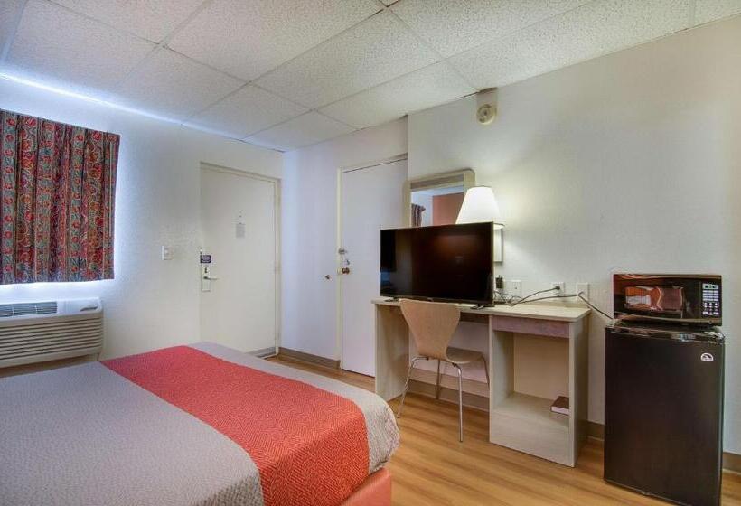 Номер Стандарт, Motel 6salina, Ks