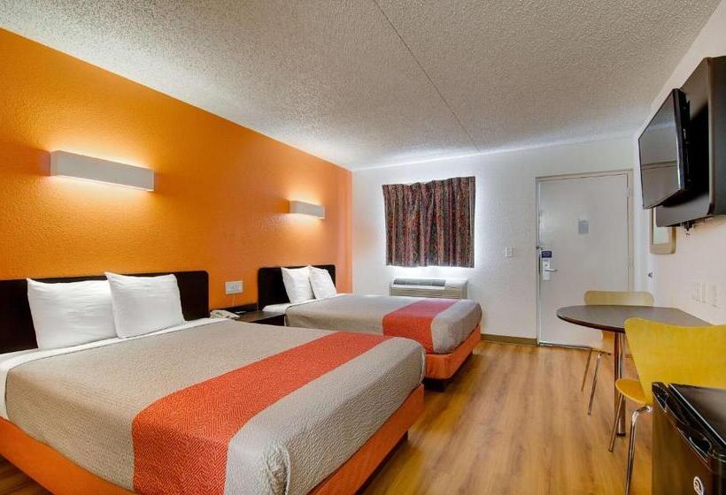 اتاق استاندارد چهار تخته, Motel 6salina, Ks