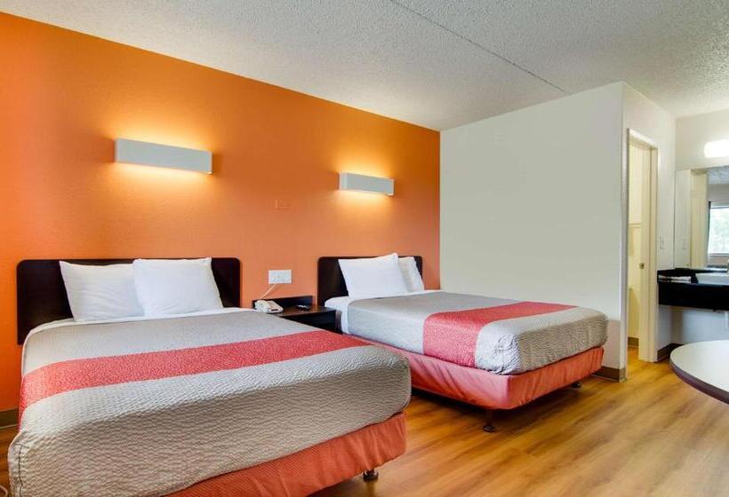 Четырехместный Номер Стандарт, Motel 6salina, Ks