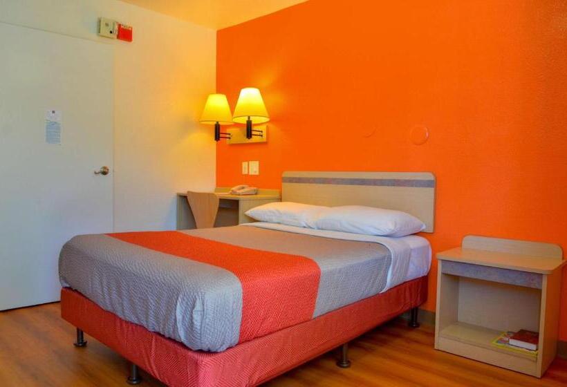 Номер Стандарт Адаптированный для Инвалидов, Motel 6santa Nella, Ca Los Banos Interstate 5