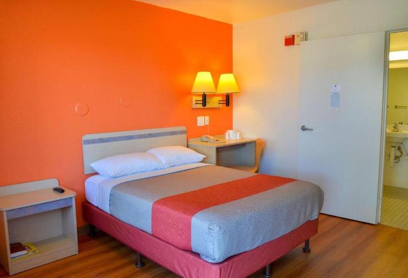 Номер Стандарт Адаптированный для Инвалидов, Motel 6santa Nella, Ca Los Banos Interstate 5