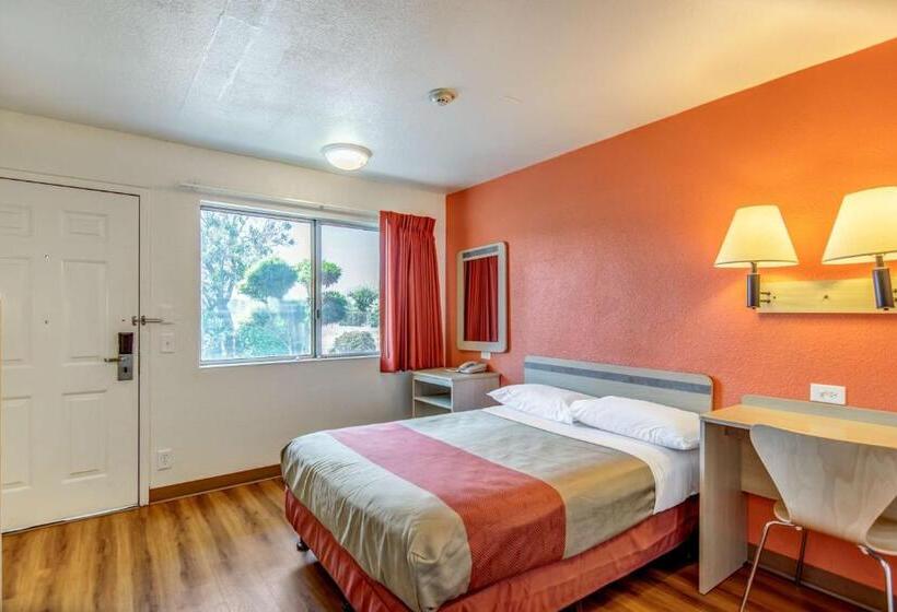 デラックスルーム, Park Inn By Radisson, Tracy