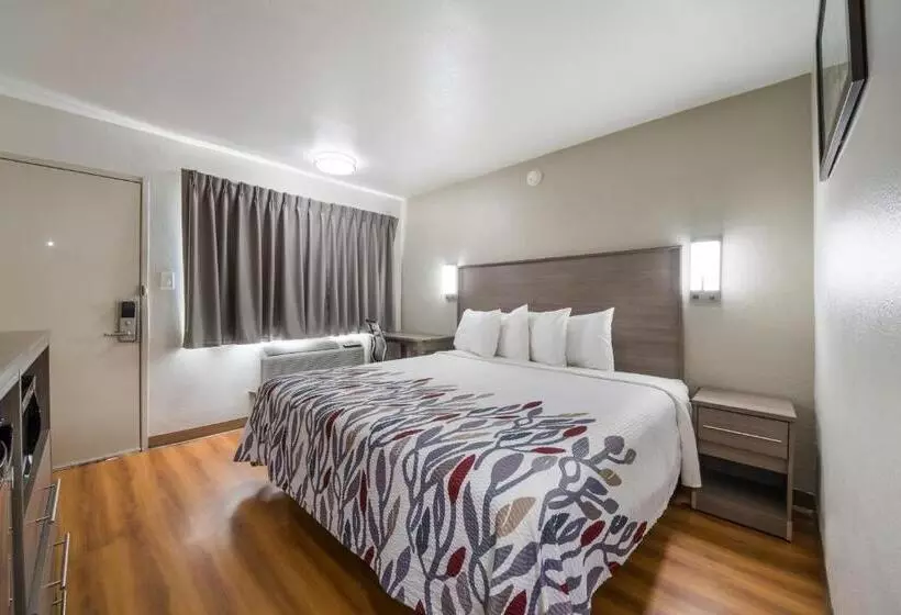 障害者適応デラックスルーム, Red Roof Inn San Antonio E   Frost Bank Center