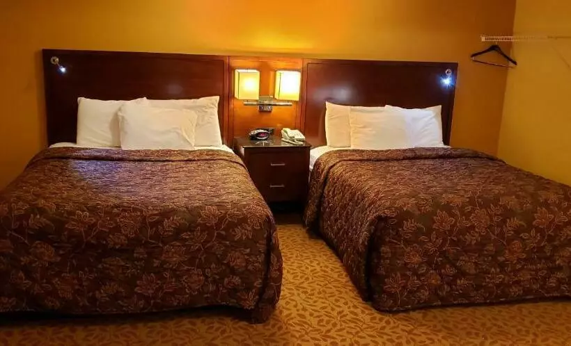 ２ダブルベッドのスタンダードルーム, Regal Inn Coffeyville