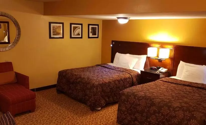 ２ダブルベッドのスタンダードルーム, Regal Inn Coffeyville
