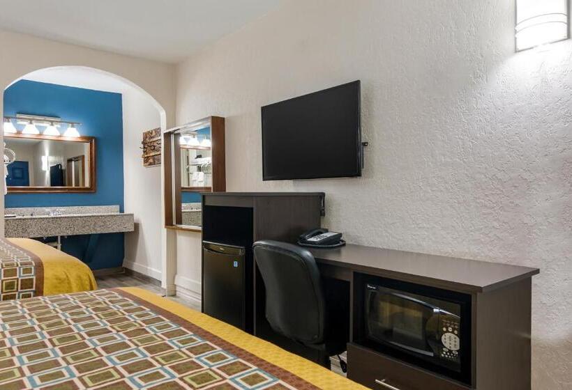 Номер Стандарт, Rodeway Inn Broken Bowhochatown