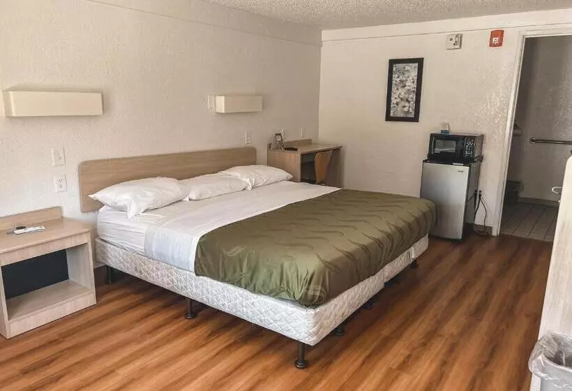 身障者適用キングサイズベッドルーム, Rodeway Inn