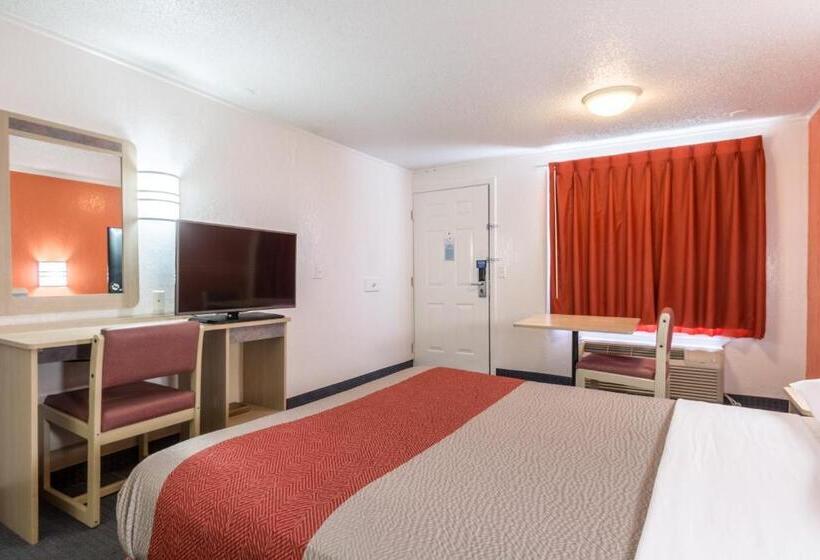 Номер Стандарт Кровать Кинг Адаптированный для Инвалидов, Travelodge By Wyndham Lansing