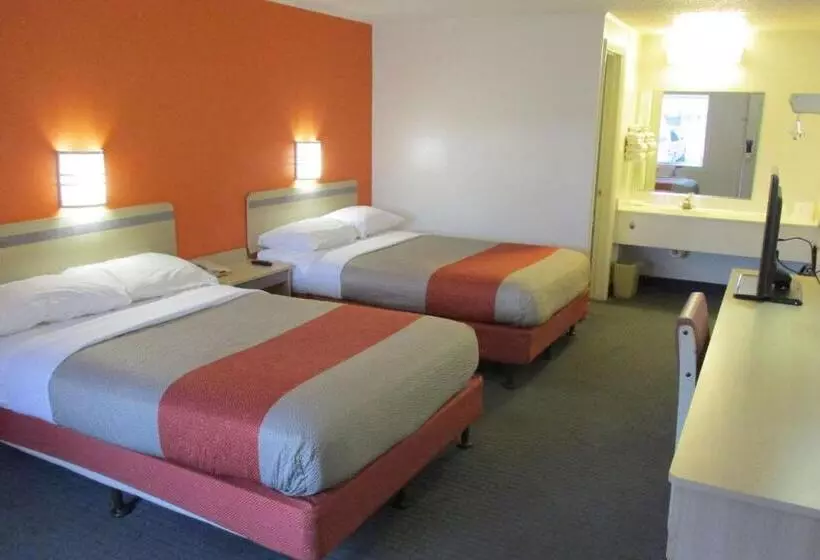 ２ダブルベッドのスタンダードルーム, Travelodge By Wyndham Lansing