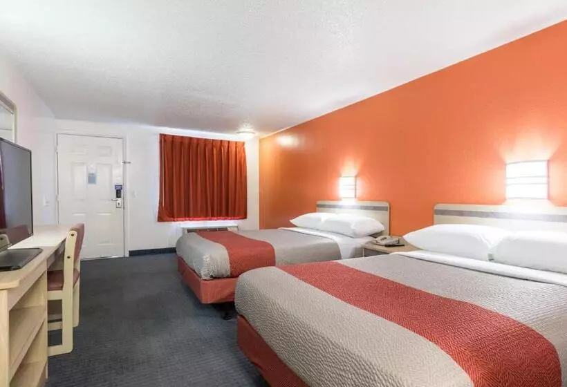 ２ダブルベッドのスタンダードルーム, Travelodge By Wyndham Lansing