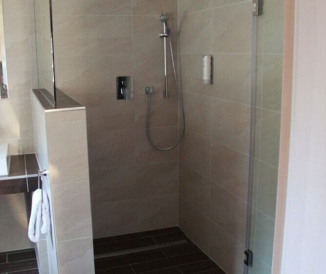 レイクビュースタンダードルーム, Waldhotel Marienheide