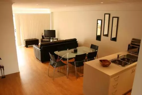 آپارتمان 3 خوابه, Alexandra Apartments