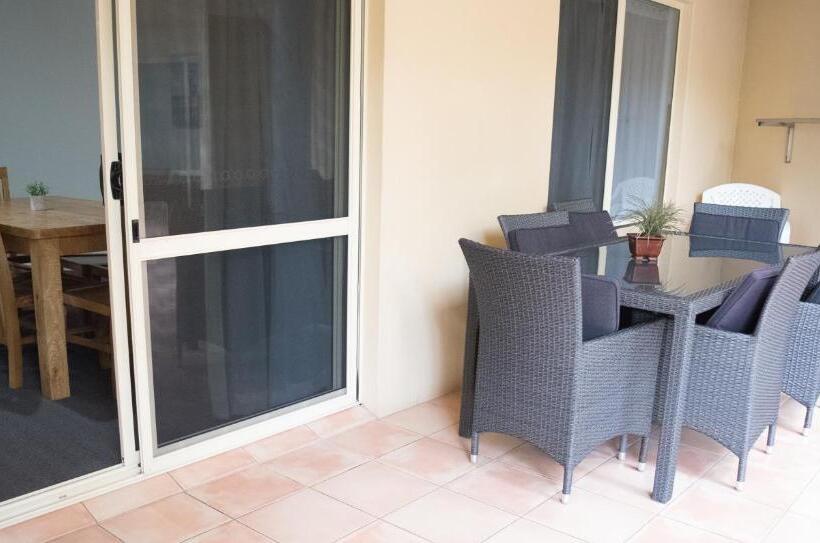 شقة 3 غرف, Beachside Holiday Apartments