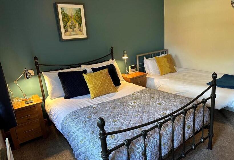 Classic Kolmen Hengen Huone, Dunhill Cottage B&b