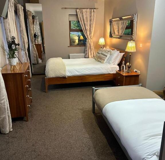Perhehuone, Dunhill Cottage B&b