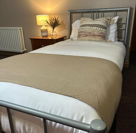 Perhehuone, Dunhill Cottage B&b