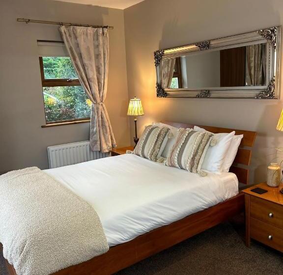 Perhehuone, Dunhill Cottage B&b